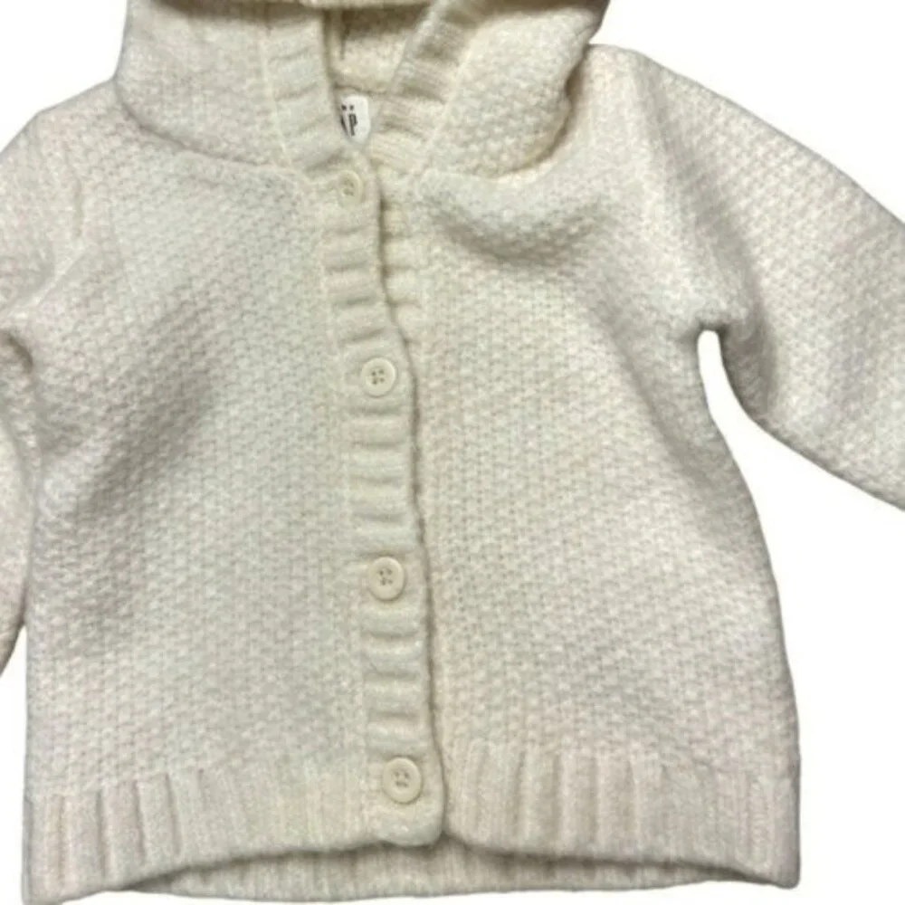 GAP Baby Ivory Polar Bear Fuzzy Warm Comfy Cozy Cardigan Sweater 6-12 Months